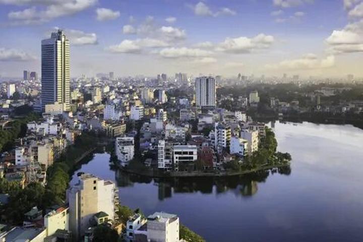 Nội dung: Trong một bóng mát trong mùa hè nóng bỏng, một cột mốc trong lịch sử nhạc