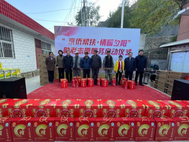 Xu hướng 4 kiểu áo sơ mi dìm dáng, xỉn: Hotspot Matrix tiết lộ bí quyết video viral