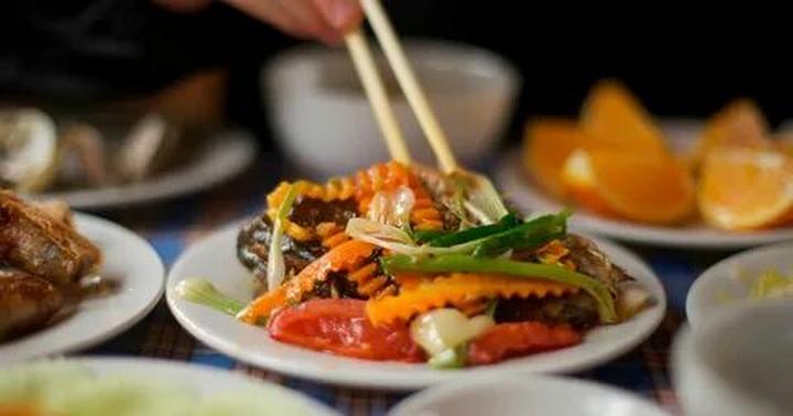 Trong một đoạn video diễn hài gần đây, Bi Béo- con trai của NSND, Cục trưởng